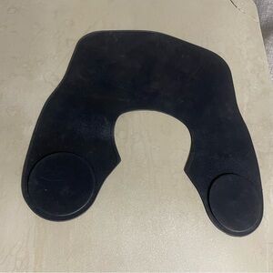 Haircutting around the neck mat